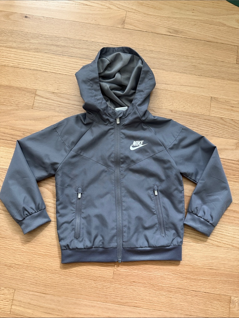 NWOT Nike Kids' Hooded Windbreaker in Gray with White Logo
